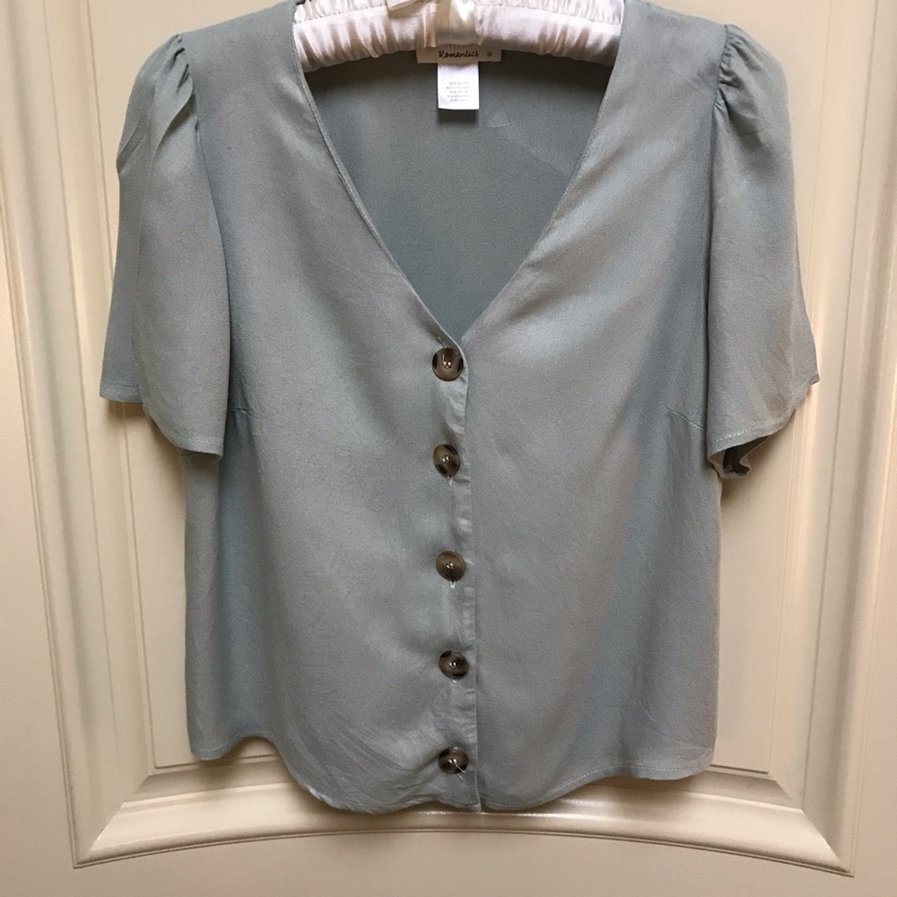 Dainty Silky like textured blouse great for summer